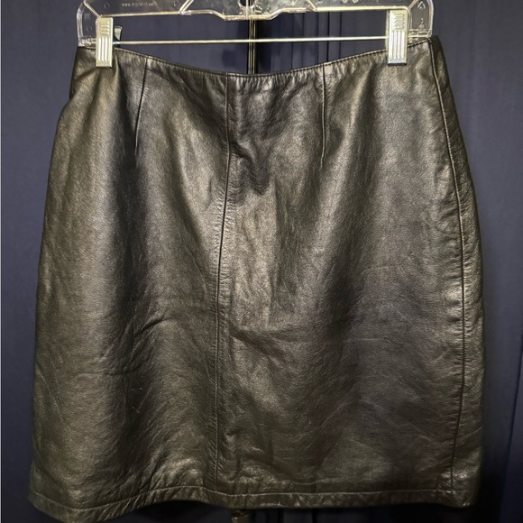 Black leather skirt - Picture 4 of 10